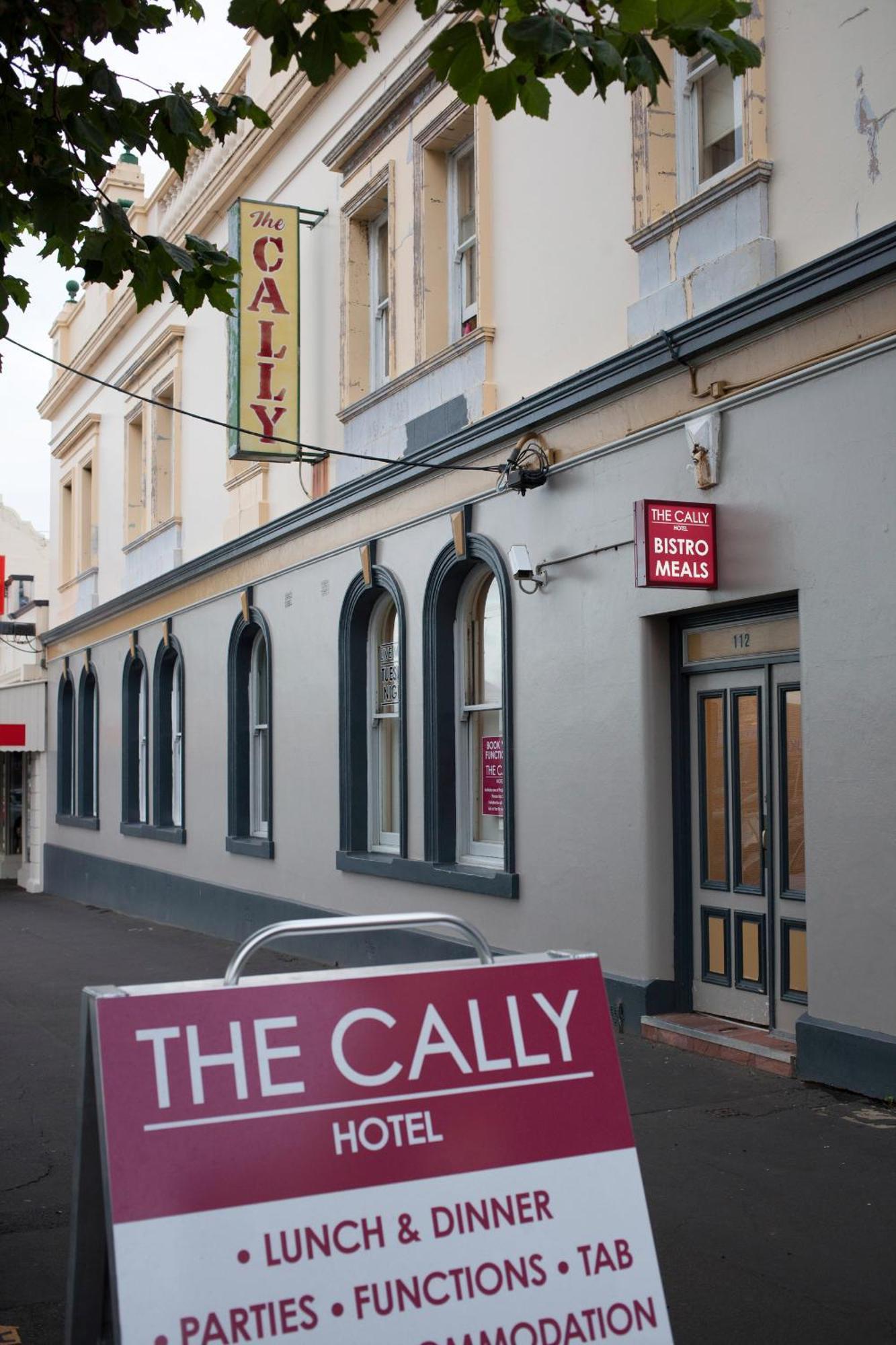 The Cally Hotel Warrnambool Room photo