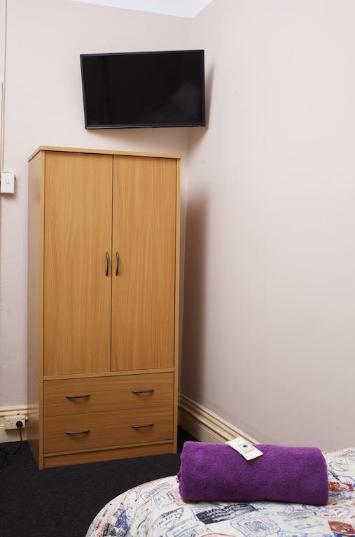The Cally Hotel Warrnambool Room photo