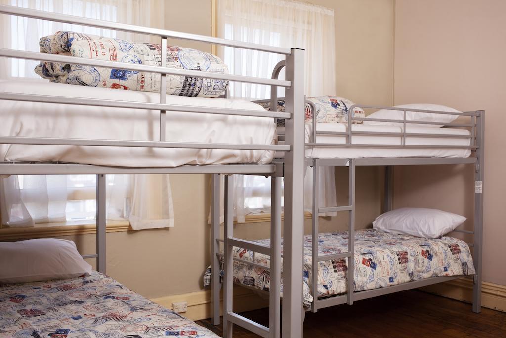 The Cally Hotel Warrnambool Room photo