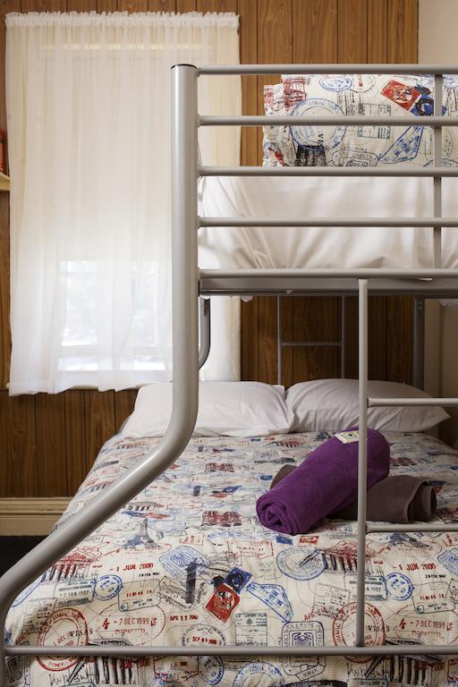 The Cally Hotel Warrnambool Room photo