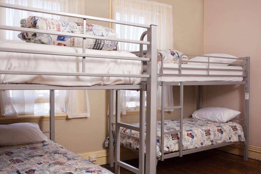 The Cally Hotel Warrnambool Room photo