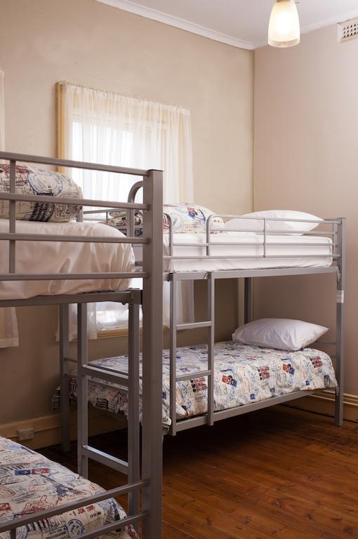 The Cally Hotel Warrnambool Room photo