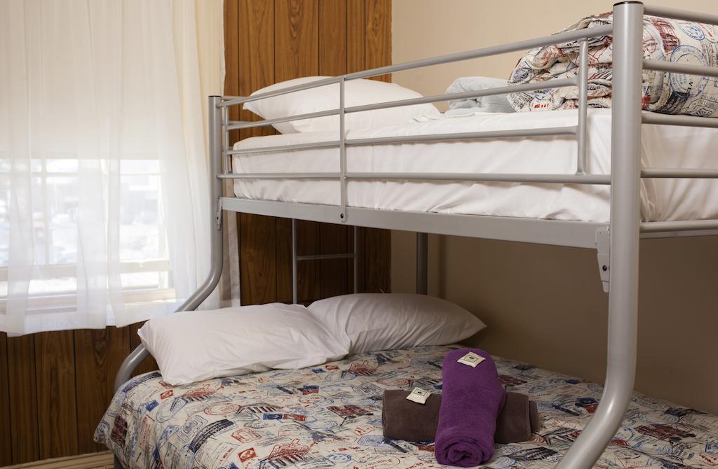 The Cally Hotel Warrnambool Room photo