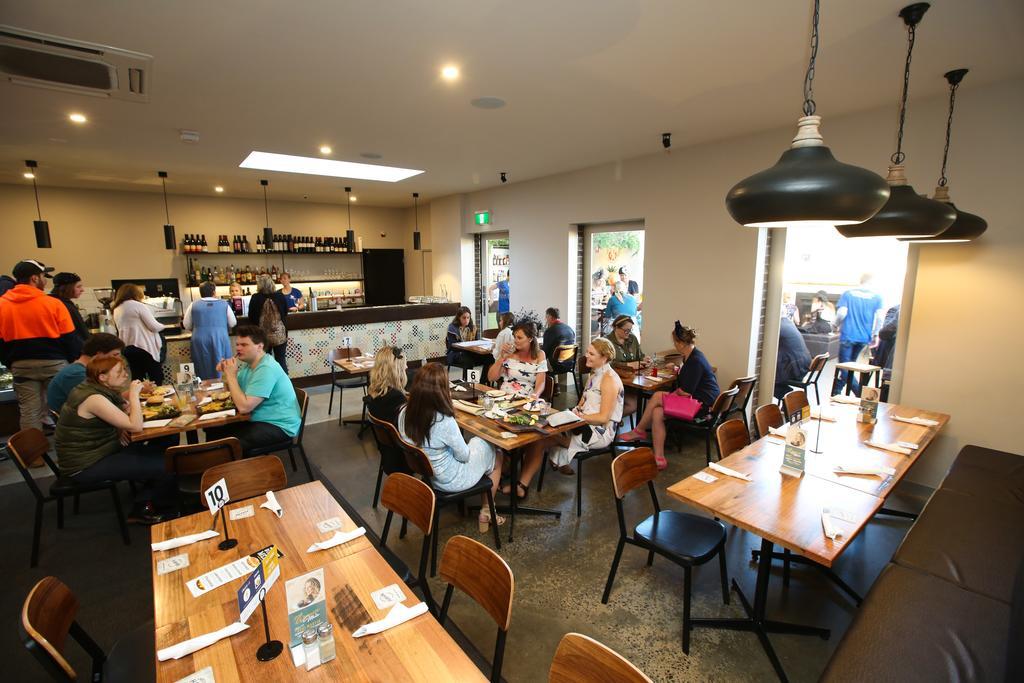 The Cally Hotel Warrnambool Exterior photo