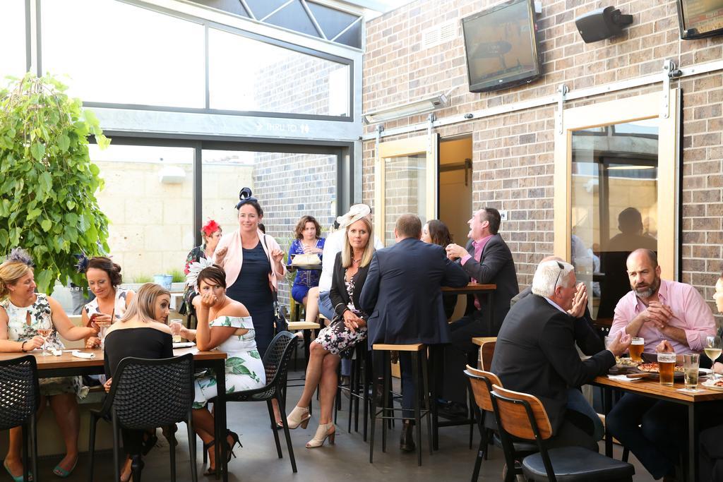 The Cally Hotel Warrnambool Exterior photo