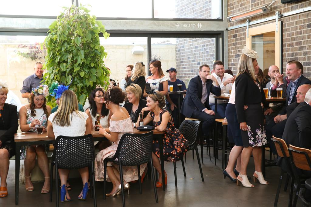 The Cally Hotel Warrnambool Exterior photo